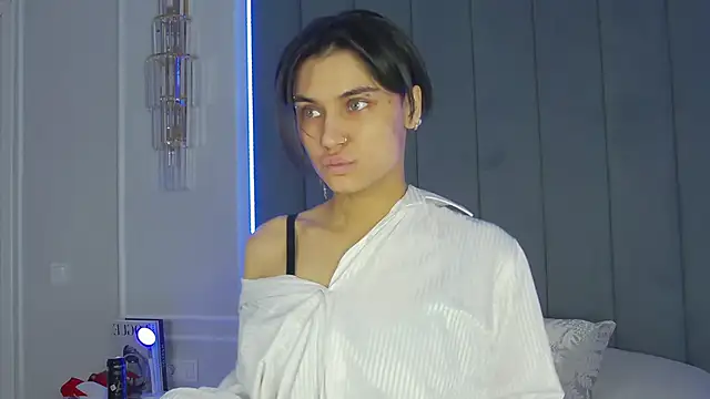 Snapshot of VioletAsh chatting on October 13, 4:48 am VioletAsh online show from October 13, 4:48 am