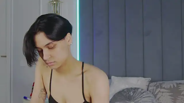 Snapshot of VioletAsh chatting on September 27, 4:19 am VioletAsh online show from September 27, 4:19 am