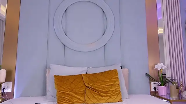 EliaDavis online show from March 4, 4:30 am