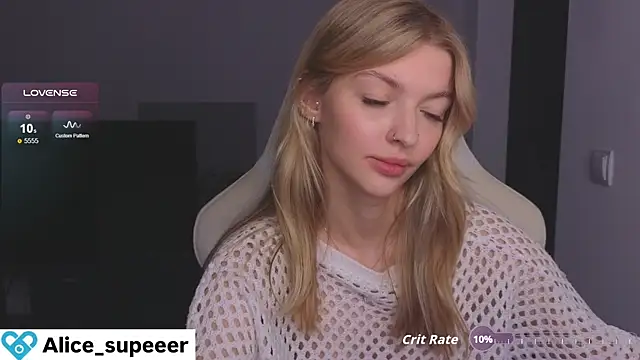 Snapshot of Alice_super_ chatting on September 18, 4:38 pm Alice super online show from September 18, 4:38 pm