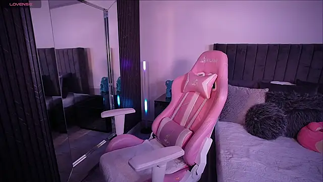 Snapshot of Evellyn_clair1 chatting on October 6, 1:55 am Evellyn clair1 online show from October 6, 1:55 am