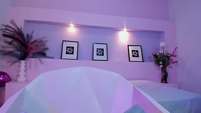 MiaLux5 online show from September 23, 2:15 pm