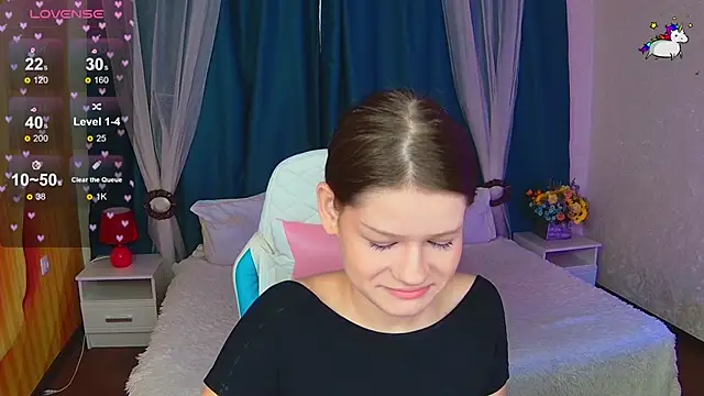 Snapshot of Lunamytrend chatting on September 18, 12:15 pm Lunamytrend online show from September 18, 12:15 pm