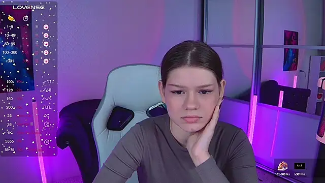 Snapshot of Lunamytrend chatting on September 29, 6:29 am Lunamytrend online show from September 29, 6:29 am