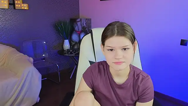 Snapshot of Lunamytrend chatting on October 3, 12:32 pm Lunamytrend online show from October 3, 12:32 pm