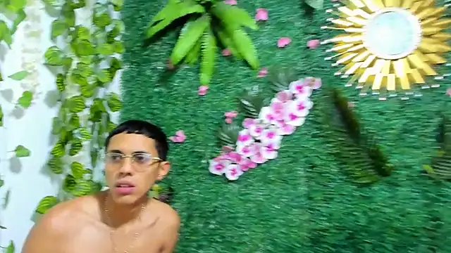 MielAndLeo online show from September 25, 6:23 am