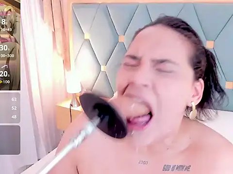 Snapshot of TIFFANY_GLOW__ chatting on October 10, 10:03 pm TIFFANY GLOW online show from October 10, 10:03 pm