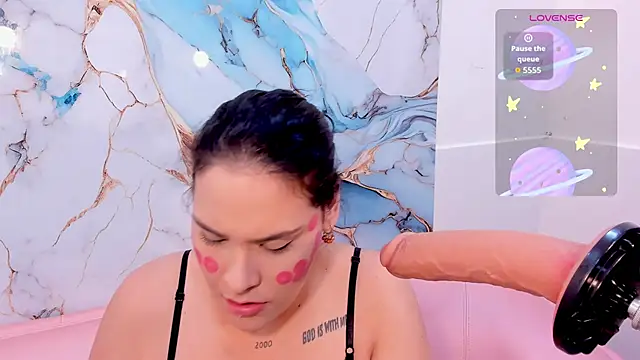 Snapshot of TIFFANY_GLOW__ chatting on October 25, 8:05 pm TIFFANY GLOW online show from October 25, 8:05 pm