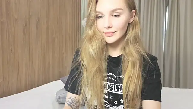 Brigitte Bardot online show from November 18, 6:58 am