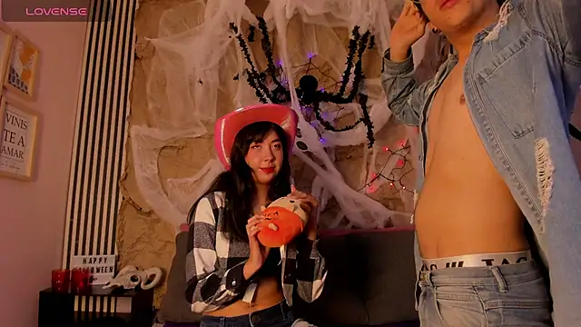 Snapshot of Desire_Ecstasy chatting on October 24, 1:29 pm Desire Ecstasy online show from October 24, 1:29 pm