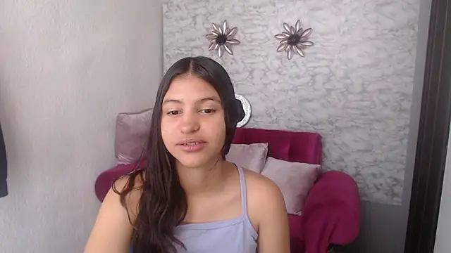 Snapshot of Evagirl69 chatting on October 2, 6:46 pm Evagirl69 online show from October 2, 6:46 pm