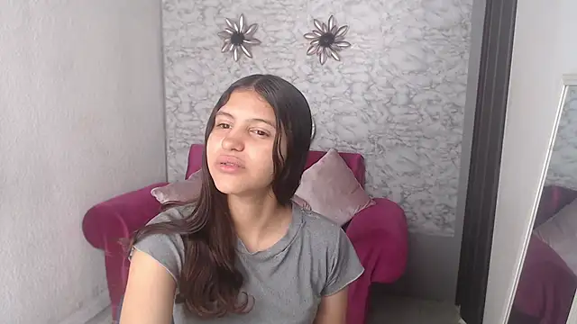 Snapshot of Evagirl69 chatting on October 21, 6:23 pm Evagirl69 online show from October 21, 6:23 pm