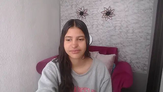 Snapshot of Evagirl69 chatting on October 1, 6:35 pm Evagirl69 online show from October 1, 6:35 pm