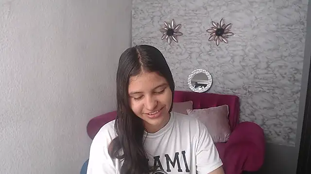 Snapshot of Evagirl69 chatting on October 28, 6:24 pm Evagirl69 online show from October 28, 6:24 pm