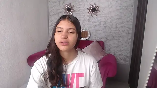 Snapshot of Evagirl69 chatting on October 20, 6:22 pm Evagirl69 online show from October 20, 6:22 pm