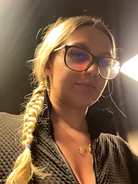 Snapshot of DivineDesireDuo chatting on October 29, 10:56 pm DivineDesireDuo online show from October 29, 10:56 pm