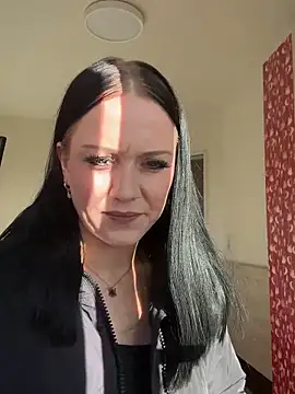 TattooLara online show from November 3, 12:20 pm