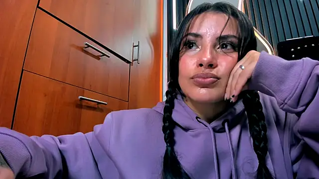 Snapshot of scarletr_red chatting on September 23, 10:52 pm scarletr red online show from September 23, 10:52 pm