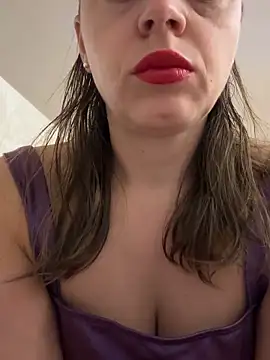 ladywithbigass online show from October 8, 5:45 am