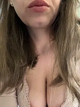 ladywithbigass online show from June 1, 5:09 am