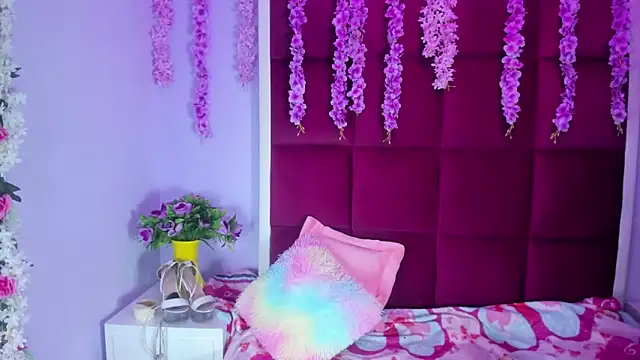 Snapshot of Lilith_DeepThroat chatting on October 27, 7:08 pm Lilith DeepThroat online show from October 27, 7:08 pm