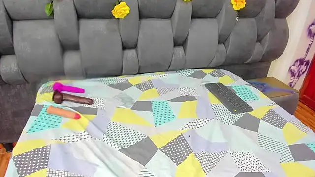 vyumekoper online show from November 14, 9:15 pm