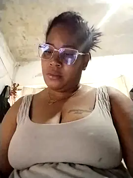 Snapshot of Big_ass_submissive chatting on October 25, 12:46 pm Big ass submissive online show from October 25, 12:46 pm