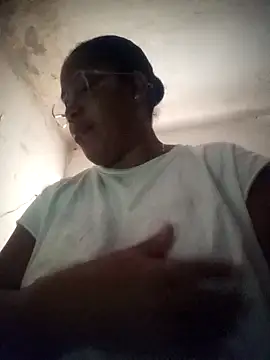 Snapshot of Big_ass_submissive chatting on September 22, 3:21 pm Big ass submissive online show from September 22, 3:21 pm