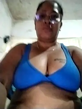 Snapshot of Big_ass_submissive chatting on October 1, 12:21 pm Big ass submissive online show from October 1, 12:21 pm