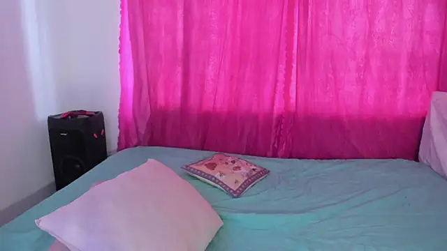 Snapshot of cutenaked_8 chatting on October 19, 1:46 pm cutenaked 8 online show from October 19, 1:46 pm