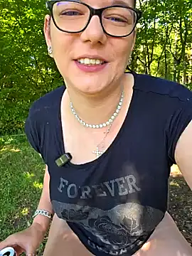 Snapshot of Swiss_Lady chatting on September 19, 10:25 am Swiss Lady online show from September 19, 10:25 am