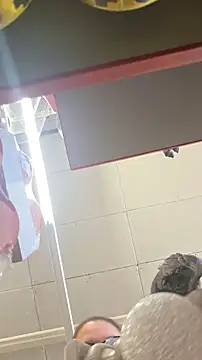 Snapshot of Swiss_Lady chatting on October 15, 8:39 am Swiss Lady online show from October 15, 8:39 am