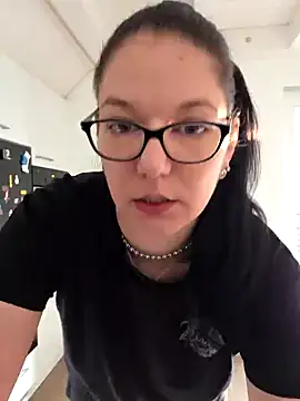 Snapshot of Swiss_Lady chatting on September 28, 4:01 pm Swiss Lady online show from September 28, 4:01 pm