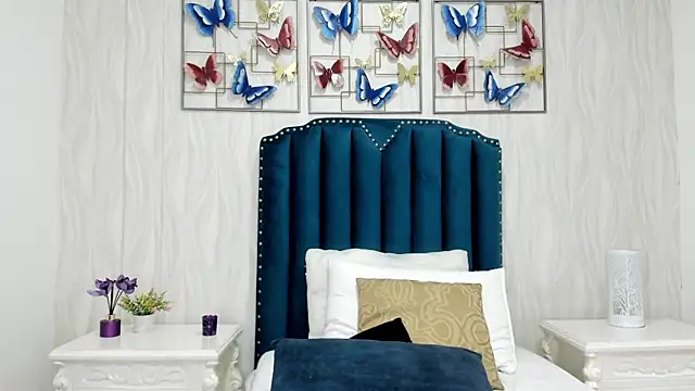 Snapshot of Alison_Carde05 chatting on October 6, 8:35 pm Alison Carde05 online show from October 6, 8:35 pm