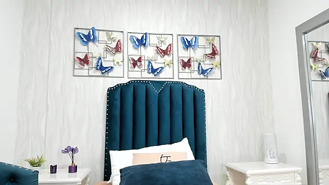 Snapshot of Alison_Carde05 chatting on October 21, 7:40 pm Alison Carde05 online show from October 21, 7:40 pm