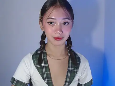 lovely kiannaHugecock online show from September 29, 5:51 pm