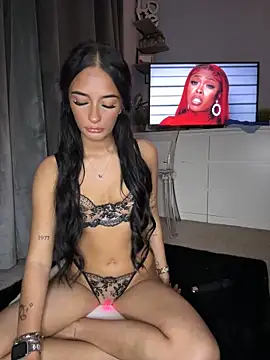 Spicy-Rosie20 online show from February 12, 8:21 pm