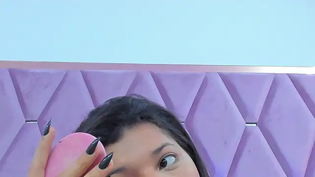 Snapshot of MaskedGirl_ chatting on October 17, 11:46 am MaskedGirl online show from October 17, 11:46 am