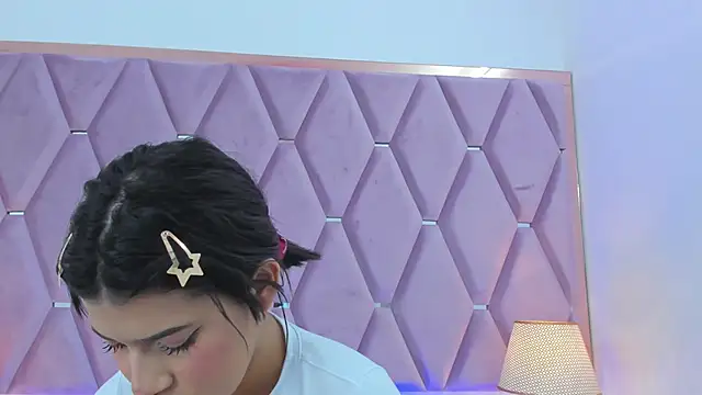 Snapshot of MaskedGirl_ chatting on October 11, 12:41 pm MaskedGirl online show from October 11, 12:41 pm