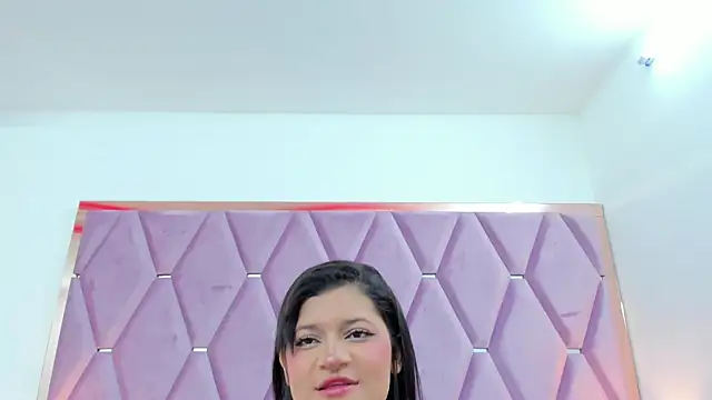 Snapshot of MaskedGirl_ chatting on October 9, 12:31 pm MaskedGirl online show from October 9, 12:31 pm