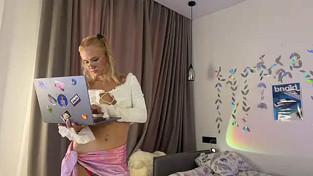 Snapshot of lxsundollyxl chatting on September 25, 4:44 am lxsundollyxl online show from September 25, 4:44 am