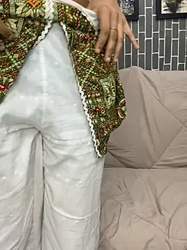 Riya-6969 online show from March 19, 10:03 pm