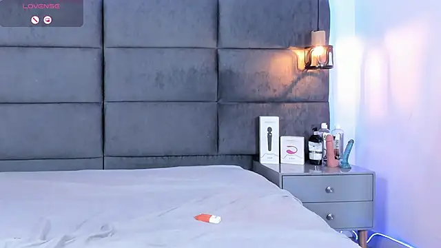 Snapshot of Slenna_Moon chatting on September 26, 3:15 am Slenna Moon online show from September 26, 3:15 am