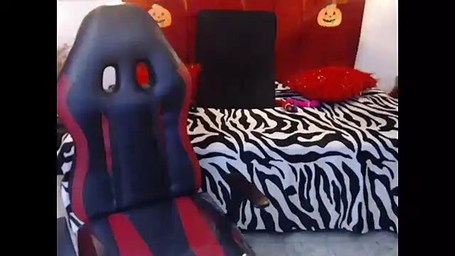 Snapshot of CindySweet_1 chatting on October 18, 2:31 pm CindySweet 1 online show from October 18, 2:31 pm