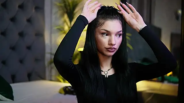 Snapshot of MiamiCoffee chatting on October 18, 4:21 pm MiamiCoffee online show from October 18, 4:21 pm