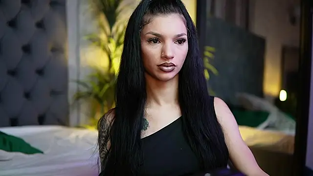 Snapshot of MiamiCoffee chatting on October 30, 5:47 pm MiamiCoffee online show from October 30, 5:47 pm