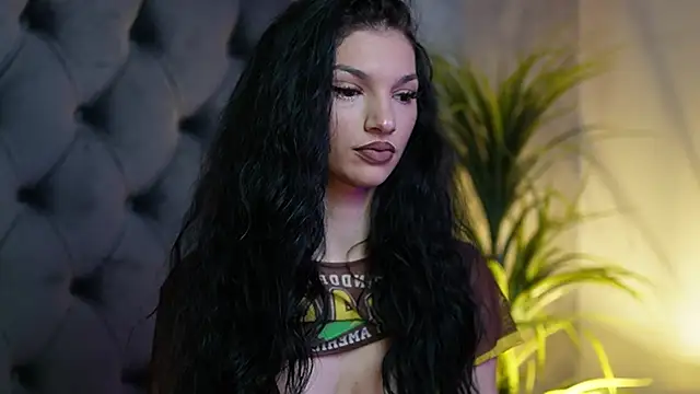 Snapshot of MiamiCoffee chatting on September 20, 8:18 pm MiamiCoffee online show from September 20, 8:18 pm