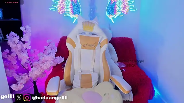 midnight angell online show from August 4, 12:49 am