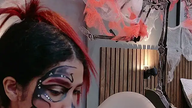 luna roja25 online show from October 17, 1:47 pm