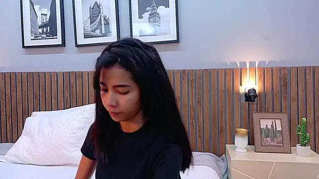 luna roja25 online show from February 24, 12:59 pm